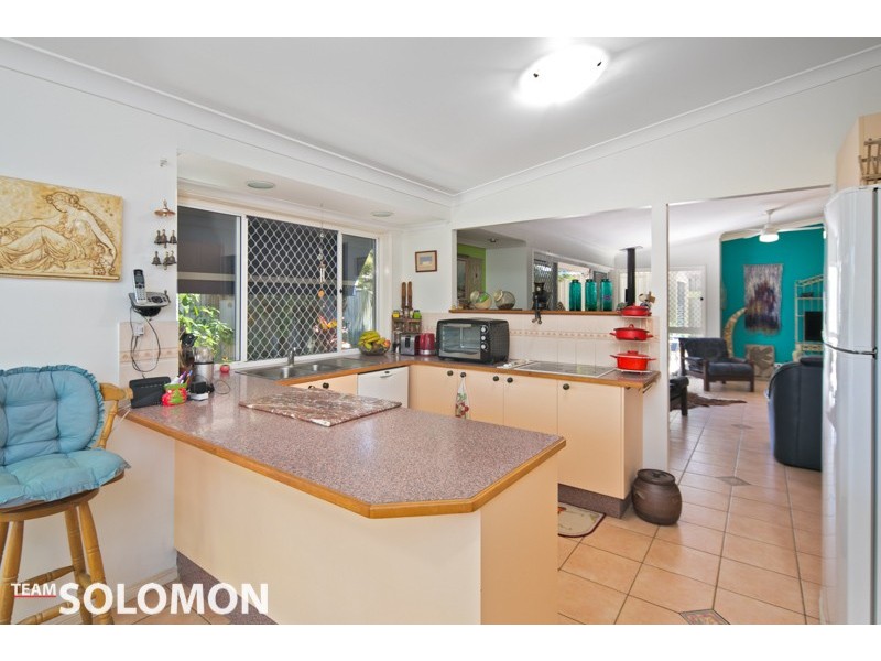 14 Shirley Street, Coochiemudlo Island QLD 4184