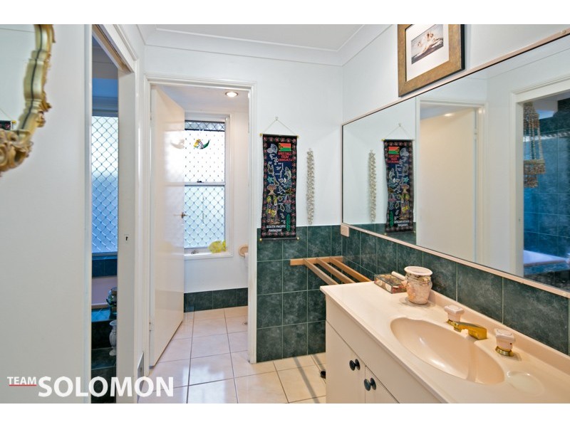 14 Shirley Street, Coochiemudlo Island QLD 4184