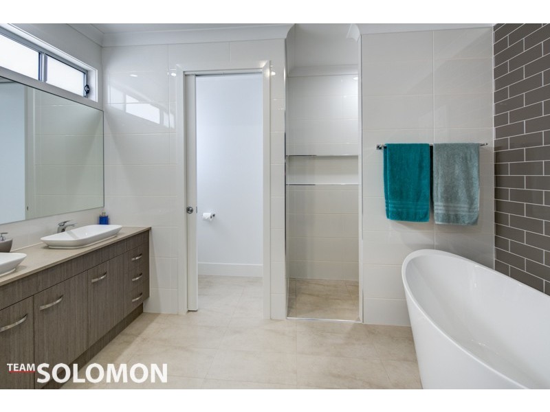 61 Waterville Drive, Thornlands QLD 4164