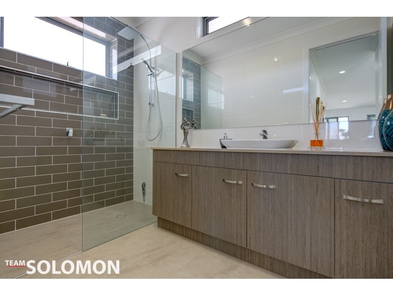 61 Waterville Drive, Thornlands QLD 4164