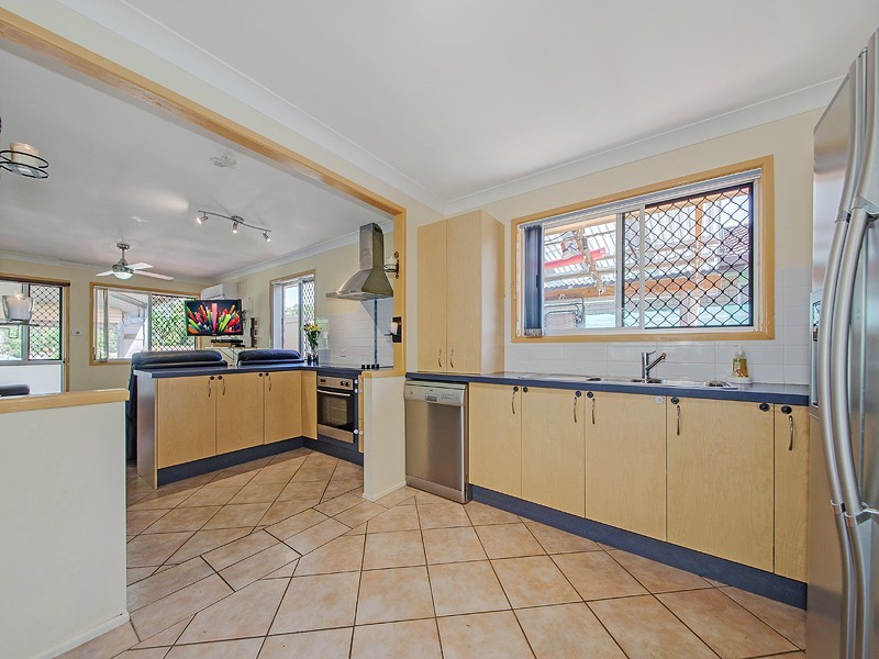 140 Cane Street, Redland Bay QLD 4165