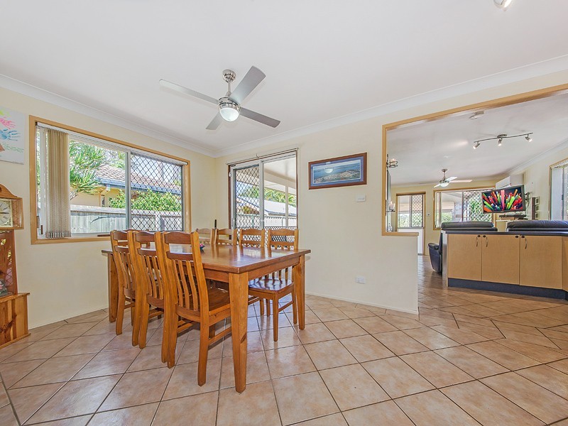 140 Cane Street, Redland Bay QLD 4165