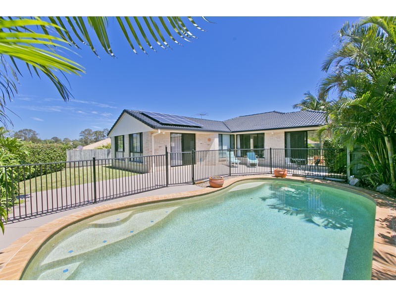 14 Manor Drive, Wellington Point QLD 4160