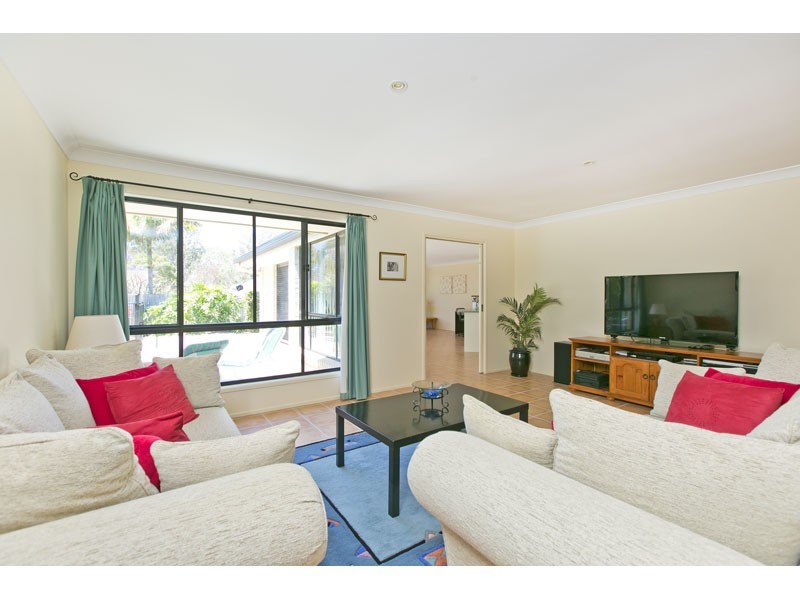 14 Manor Drive, Wellington Point QLD 4160