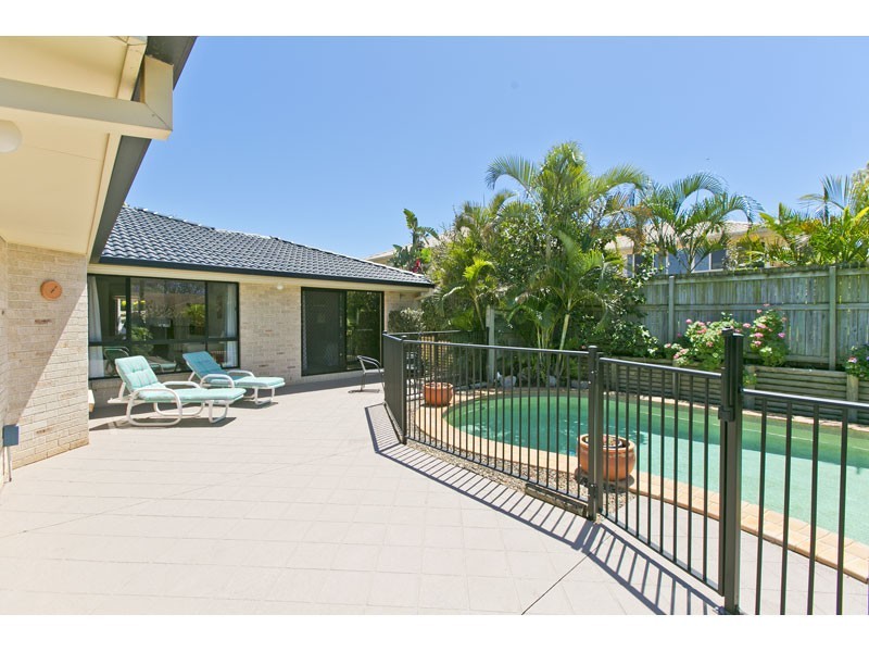 14 Manor Drive, Wellington Point QLD 4160