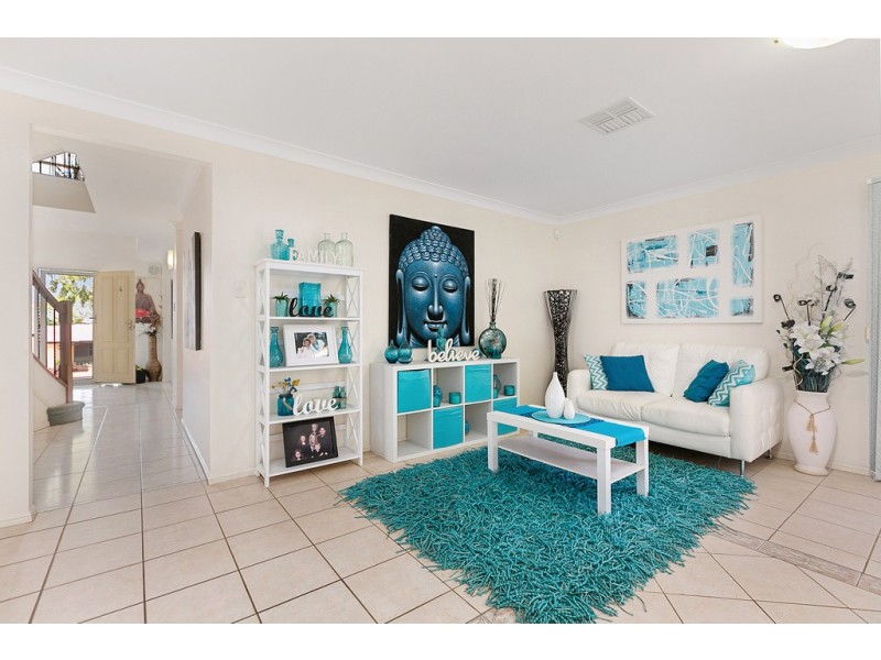 4 Brampton Close, Redland Bay QLD 4165