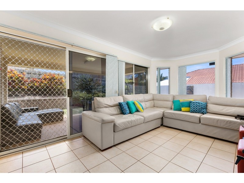 4 Brampton Close, Redland Bay QLD 4165