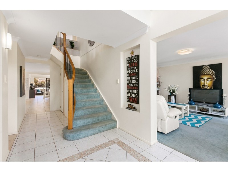4 Brampton Close, Redland Bay QLD 4165