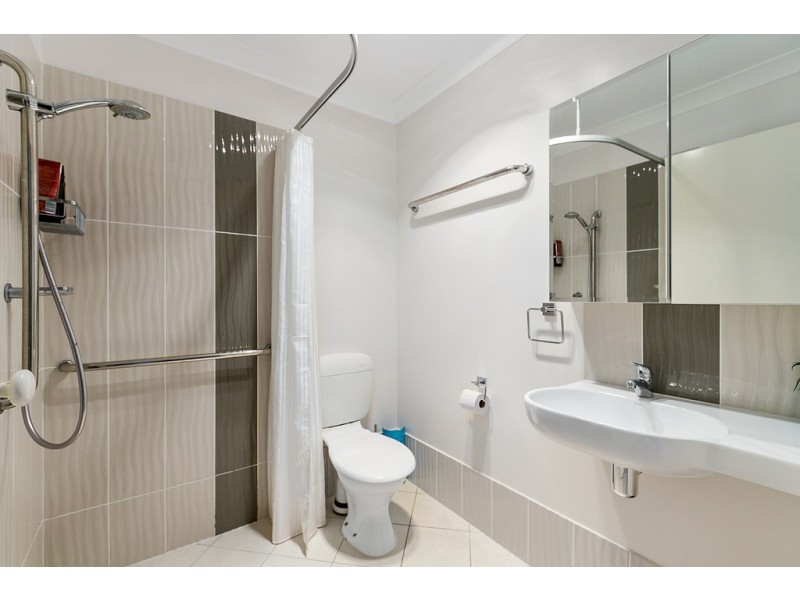 4 Brampton Close, Redland Bay QLD 4165