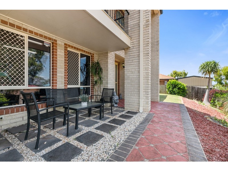 4 Brampton Close, Redland Bay QLD 4165