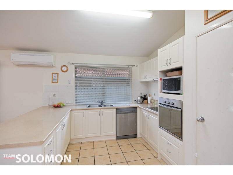 11 Spinnaker Circuit, Redland Bay QLD 4165