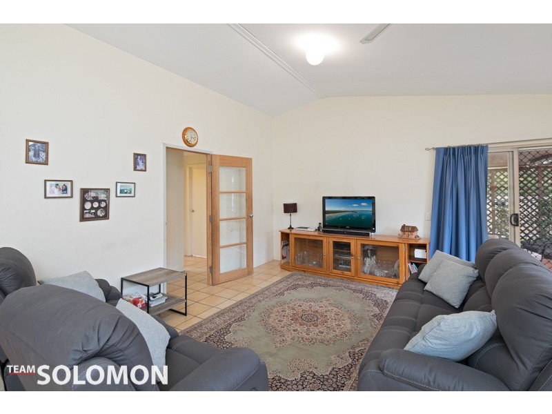 11 Spinnaker Circuit, Redland Bay QLD 4165