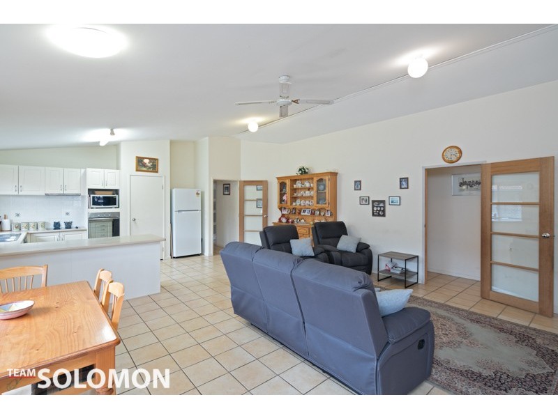 11 Spinnaker Circuit, Redland Bay QLD 4165