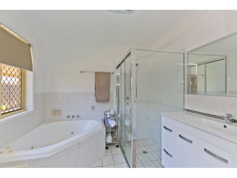 6 Burgundy Crs, Thornlands QLD 4164