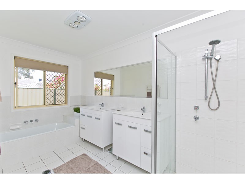 6 Burgundy Crs, Thornlands QLD 4164