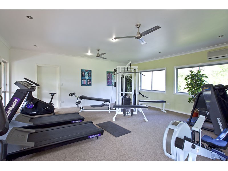 23 Shaw Place, Redland Bay QLD 4165