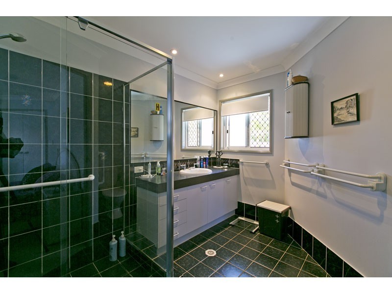 5 Ashley Court, Wellington Point QLD 4160