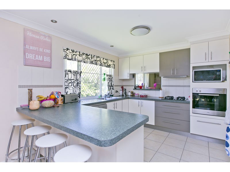 15 Sheena Street, Wellington Point QLD 4160