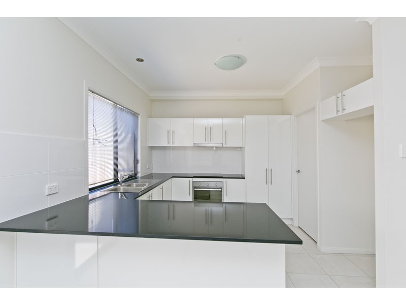 8/21-23 Island Street, Cleveland QLD 4163