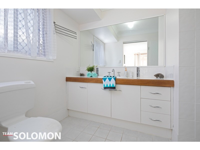 42 Seagull Street, Victoria Point QLD 4165