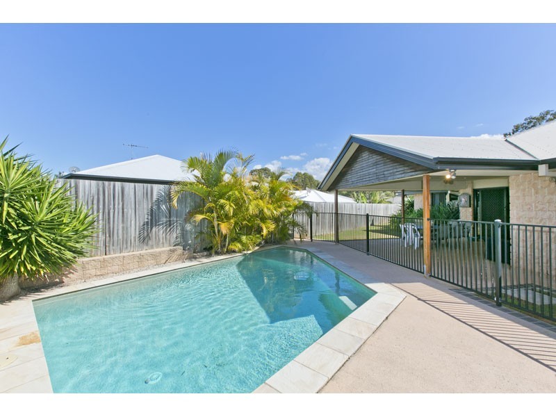 9 Pitman Place, Redland Bay QLD 4165