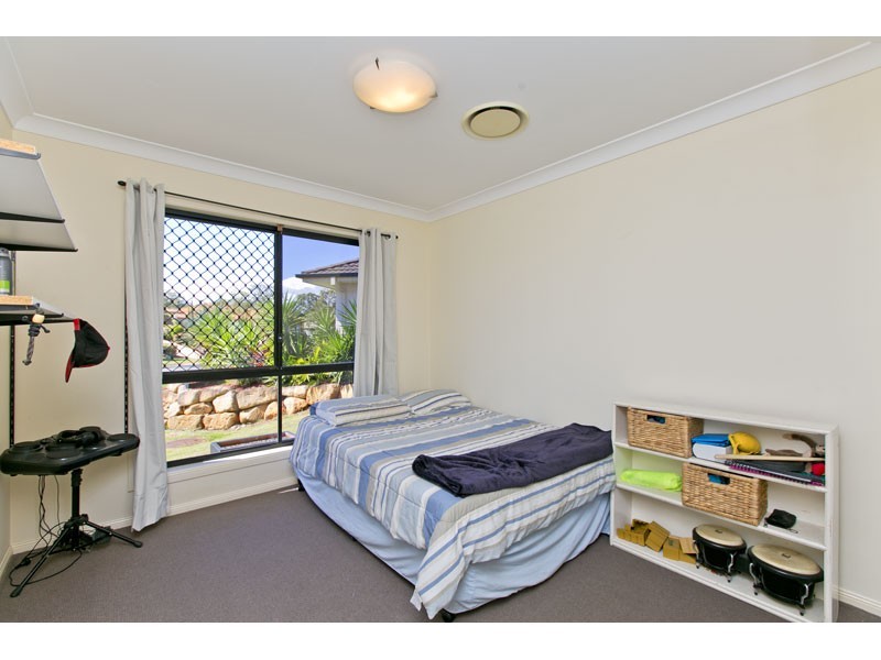 9 Pitman Place, Redland Bay QLD 4165