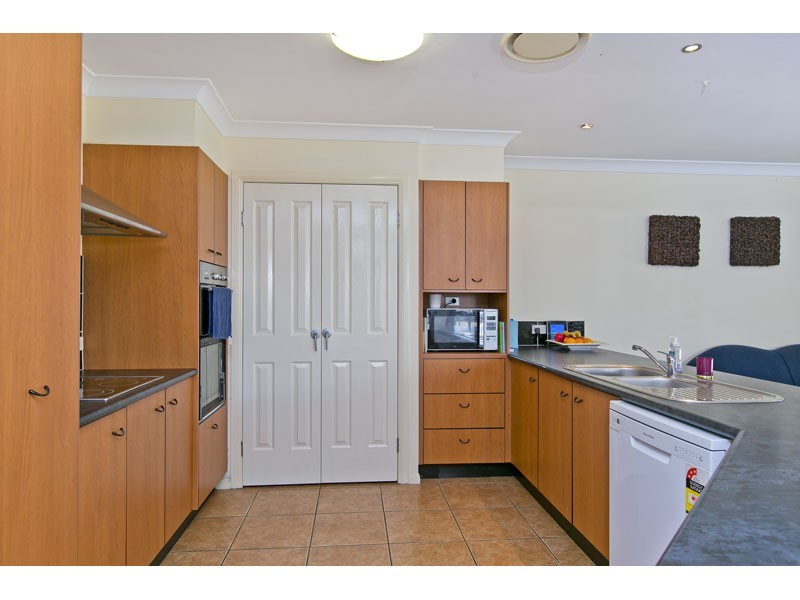 9 Pitman Place, Redland Bay QLD 4165