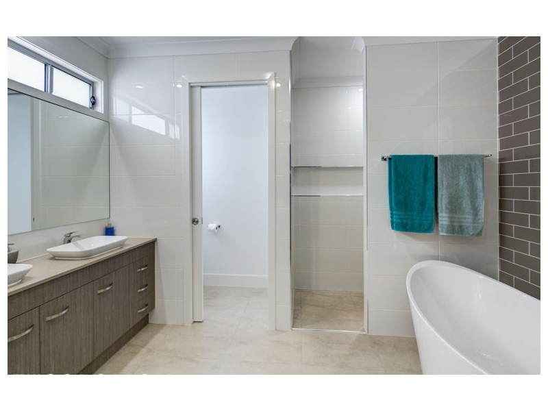 61 Waterville Drive, Thornlands QLD 4164