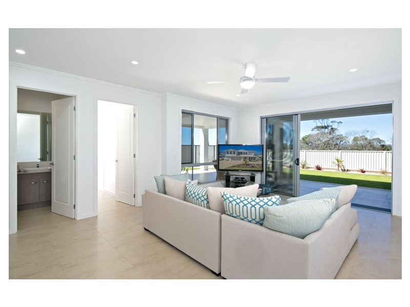 61 Waterville Drive, Thornlands QLD 4164