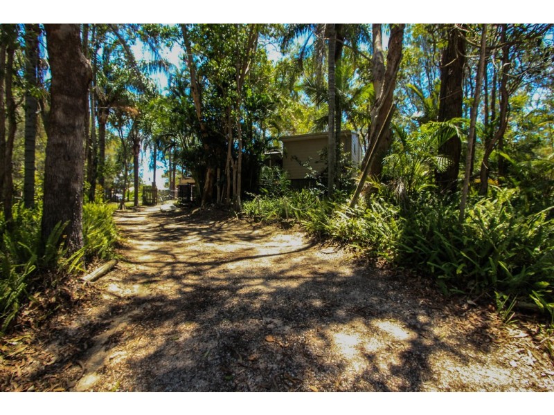 5 Lakeside Avenue, Macleay Island QLD 4184