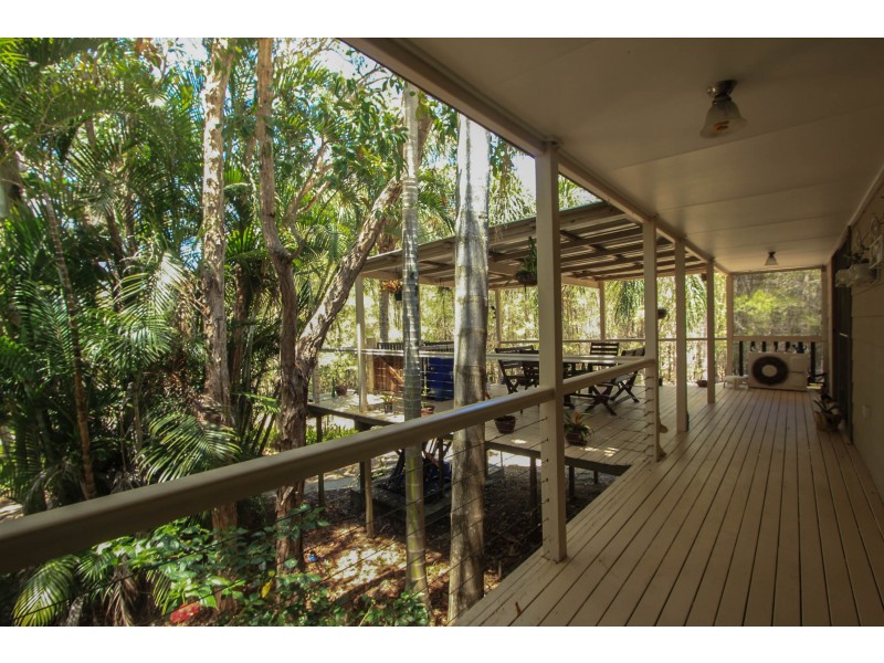 5 Lakeside Avenue, Macleay Island QLD 4184