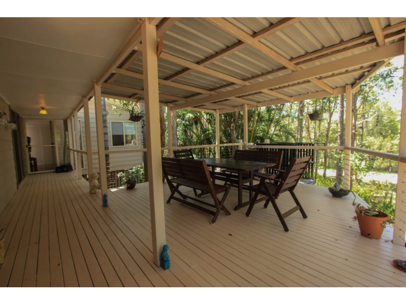 5 Lakeside Avenue, Macleay Island QLD 4184