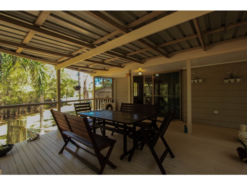 5 Lakeside Avenue, Macleay Island QLD 4184