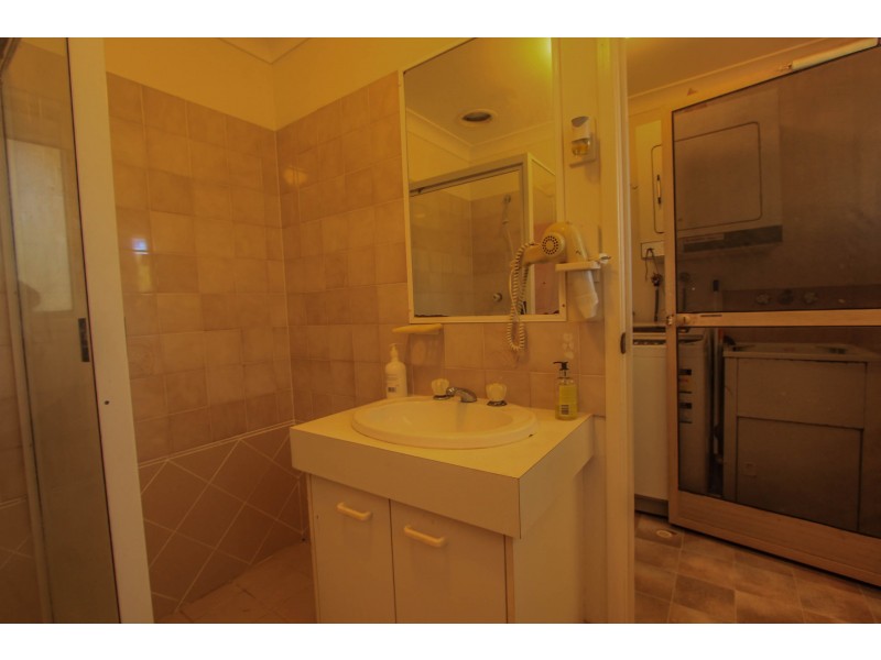 5 Lakeside Avenue, Macleay Island QLD 4184