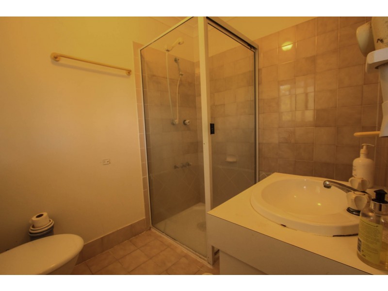 5 Lakeside Avenue, Macleay Island QLD 4184