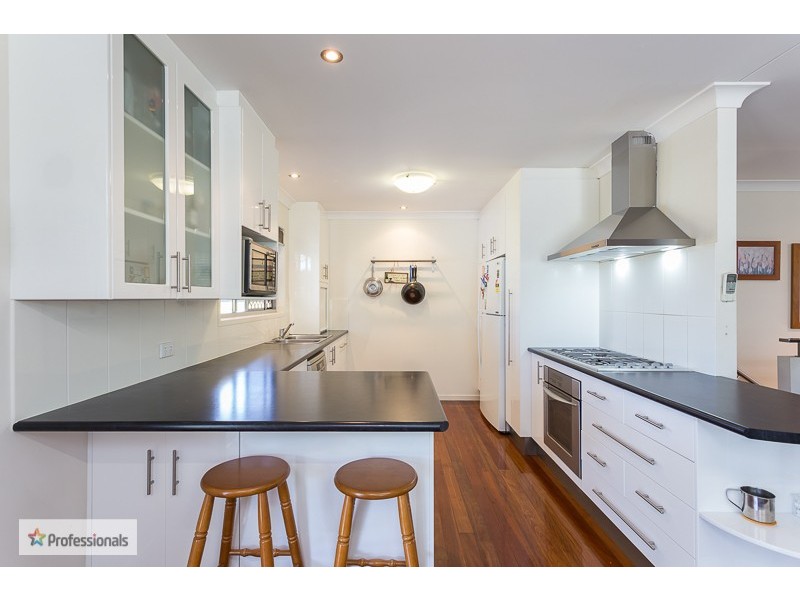 7 Makaha Drive, Birkdale QLD 4159