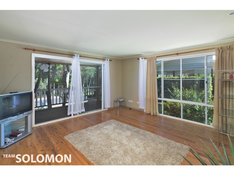 62 Elizabeth Street, Coochiemudlo Island QLD 4184