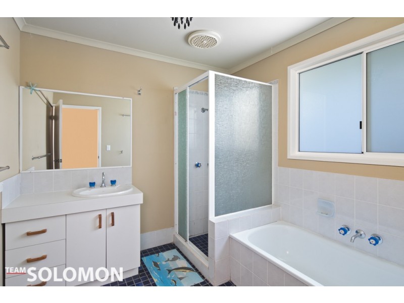 62 Elizabeth Street, Coochiemudlo Island QLD 4184