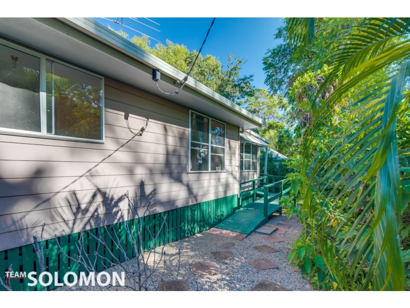 3 Moonah Street, Coochiemudlo Island QLD 4184