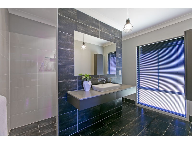 16 Duchess Place, Cleveland QLD 4163