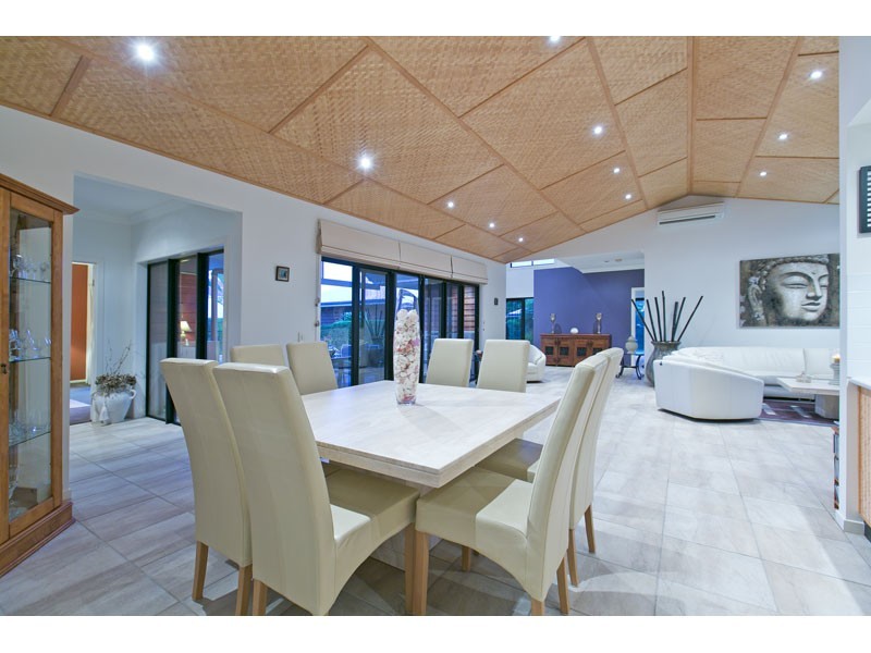 44 Attenborough Circuit, Redland Bay QLD 4165