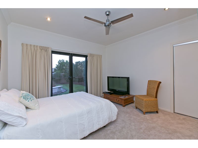 44 Attenborough Circuit, Redland Bay QLD 4165