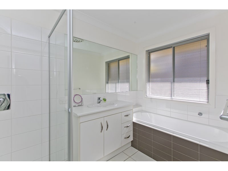 128 Beach Street, Cleveland QLD 4163