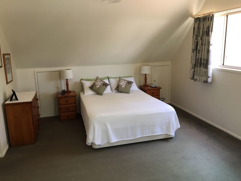 24 Orana Street, Macleay Island QLD 4184