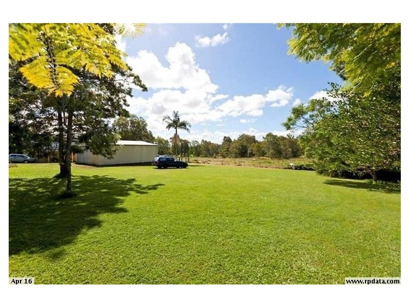 8 London Road, Belmont QLD 4153