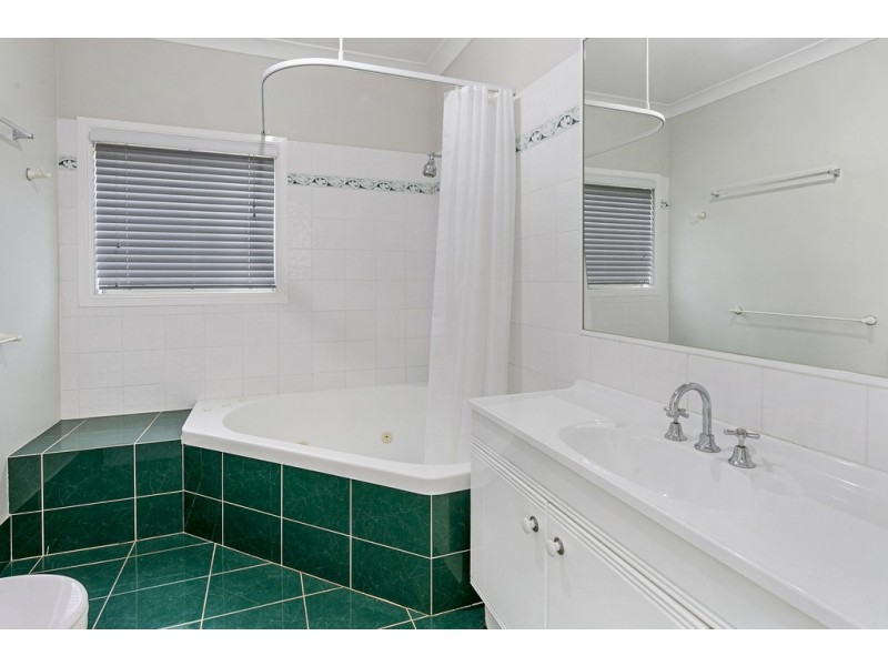 8 George Street, Ormiston QLD 4160