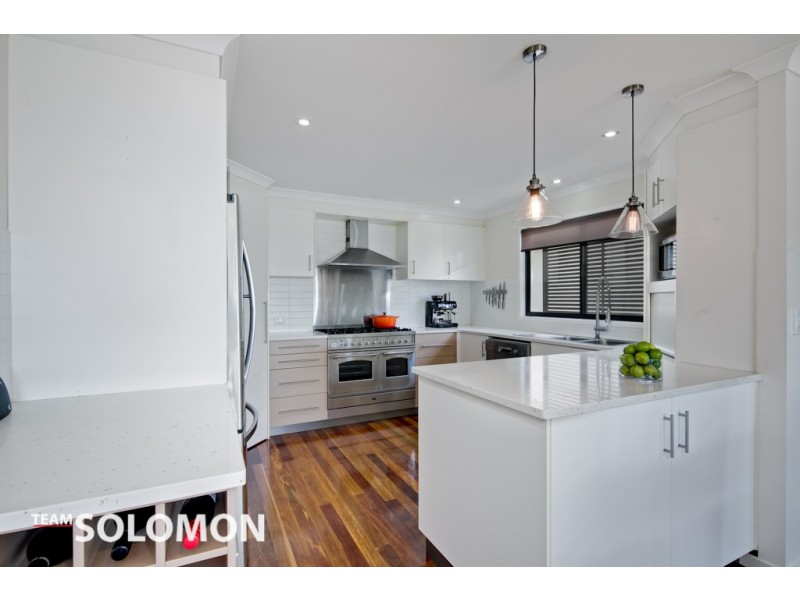 4 Cowley Street, Ormiston QLD 4160