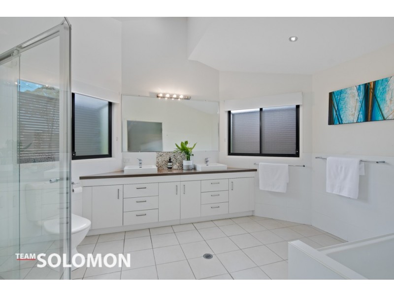 4 Cowley Street, Ormiston QLD 4160