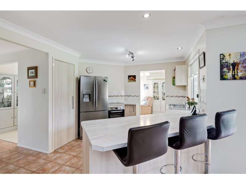 2 Sweetlip Court, Birkdale QLD 4159