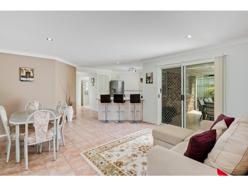 2 Sweetlip Court, Birkdale QLD 4159